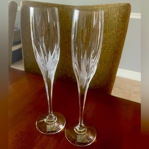 Mikasa Flame d’Amour set of 2 crystal champagne flutes